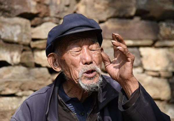 窮老漢賣國寶向文物局要800萬，被拒後去拍賣，故宮花1800萬買回