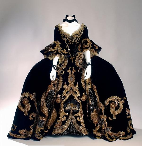 對不起，看見你我就想到“乾隆花瓶”