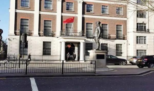 1986年,一位盲人來到上海外事辦:請把我送上英女王的遊輪 1986年,一位盲人來到上海外事辦:請把我送上英女王的遊輪