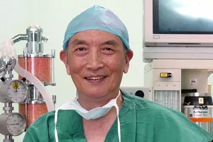 七旬腫瘤專家患癌,每月化療8次,臨終前遺言:沒想到癌症這麼痛 七旬腫瘤專家患癌,每月化療8次,臨終前遺言:沒想到癌症這麼痛