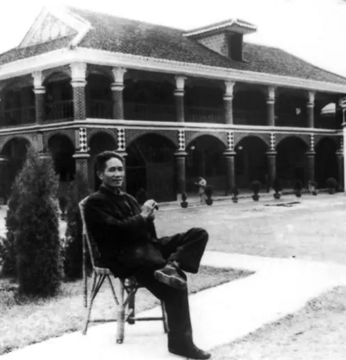 這位老兵沒有任何軍銜，但當他去世後，全國七大軍區都發來唁電