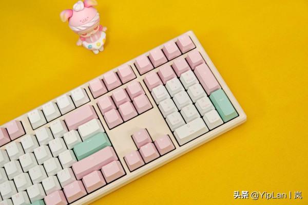 宛若夏日裡那杯冰飲，吉利鴨Ducky9108芝芝桃桃鍵盤開箱