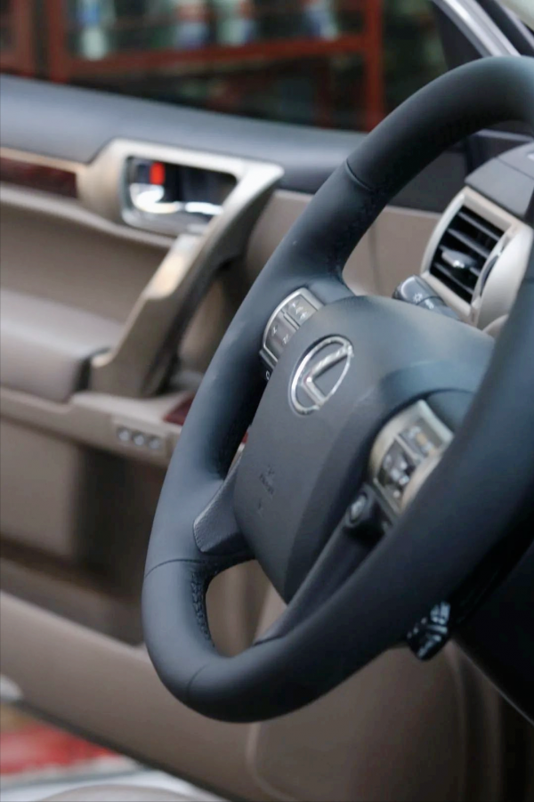 怪獸修車：翻新一輛13年的雷克薩斯GX460，最終滿血復活變新車