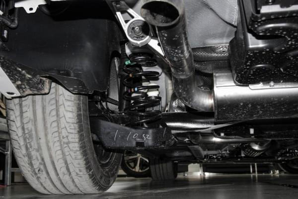 實拍標緻408，軸距2730mm，好開又省油，究竟值不值得入手？