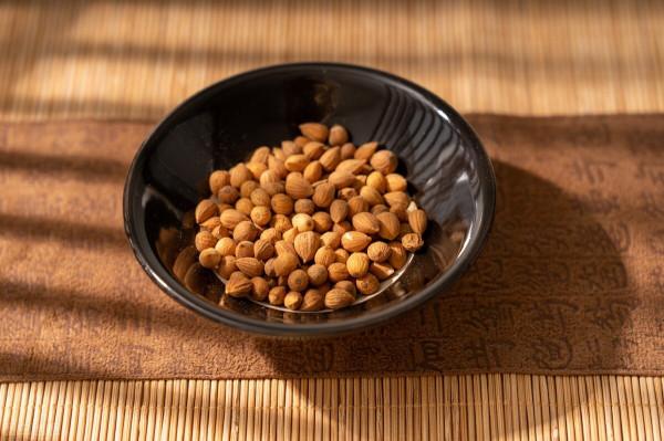 治療便秘的種仁類中藥