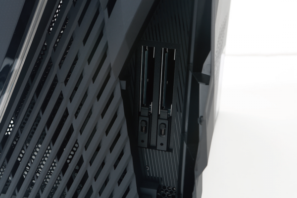 武裝到牙齒的效能猛獸!ROG光魔G35遊戲PC 武裝到牙齒的效能猛獸!ROG光魔G35遊戲PC