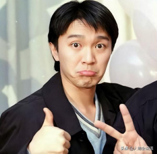 58歲周星馳滿頭白髮落淚：被誤解30年，卻無人懂我的心酸