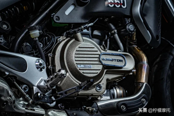 雙龍齊發！QJMOTOR攜全新車款引燃重慶摩博會