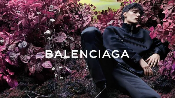 巴黎世家成三季度最受歡迎奢品;雙11預售李佳琦直播間銷售近30億 巴黎世家成三季度最受歡迎奢品;雙11預售李佳琦直播間銷售近30億