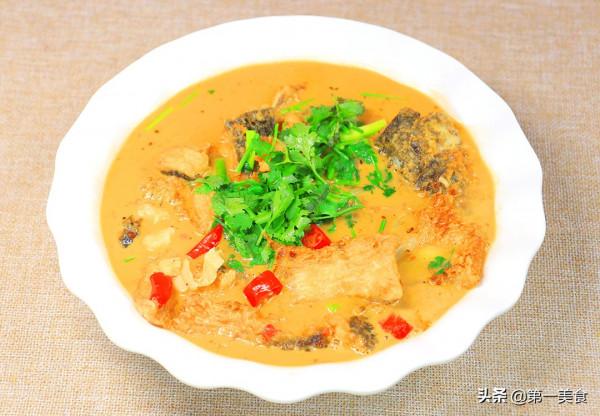 草魚別再紅燒了,這樣做皮酥肉嫩,營養開胃,做一鍋連湯汁都不剩 草魚別再紅燒了,這樣做皮酥肉嫩,營養開胃,做一鍋連湯汁都不剩