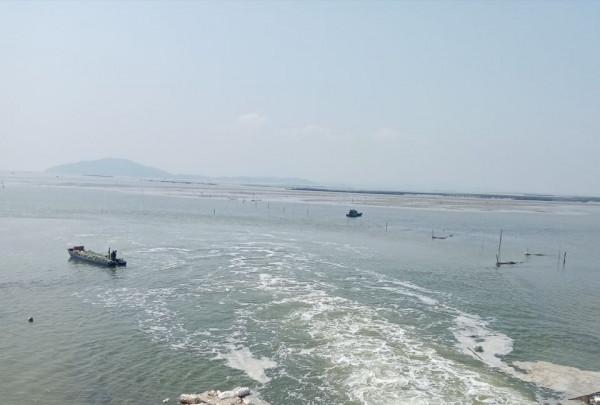 驅趕世間煩惱，釣起水中歡樂