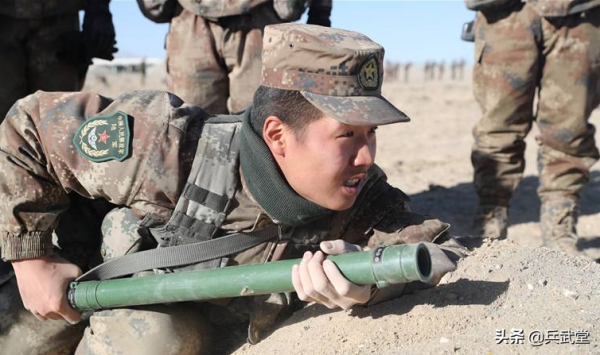 國內合成旅機步班火力如何?七個人一套火箭筒,還有兩人配爆破筒 國內合成旅機步班火力如何?七個人一套火箭筒,還有兩人配爆破筒