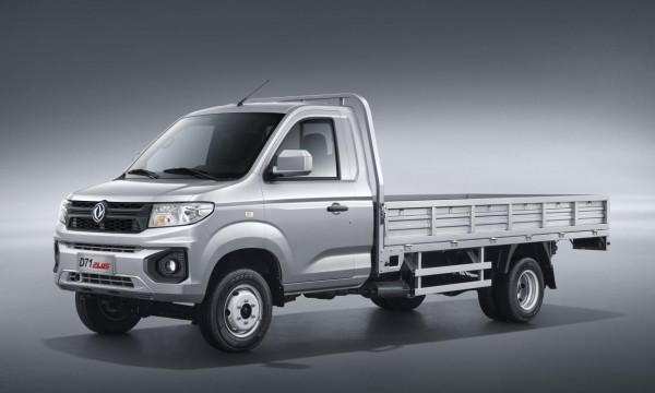 新車 &vert; 售價5&period;59萬-6&period;59萬元，東風小康D71 PLUS、D72 PLUS上市