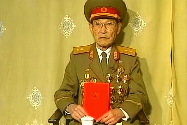 抗美援朝時，韓軍被打得那麼慘，為何少有人大規模向志願軍投降？