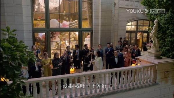 《小敏家》周迅LP大衣，秦海璐香奈兒…中產vs土豪畫風差多少？