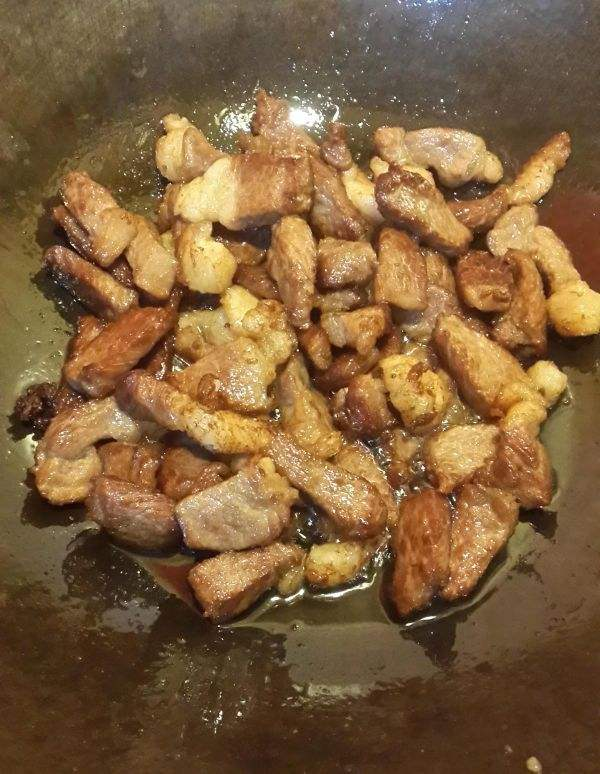 這5種衣服汙漬，只需最簡單的材料清洗，家家都有