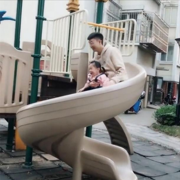 二胎家庭,兩娃相差十歲,該如何教育? 二胎家庭,兩娃相差十歲,該如何教育?