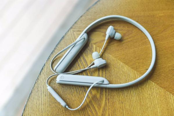 真無線耳機當道，索尼的WI-1000XM2頸戴式耳機還值得入手嗎？