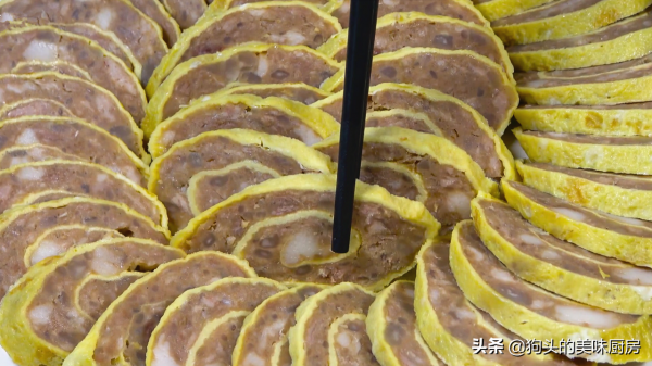 家人都愛吃的一道菜，教你秘製做法，蛋皮彈韌肉餡香，老少皆宜