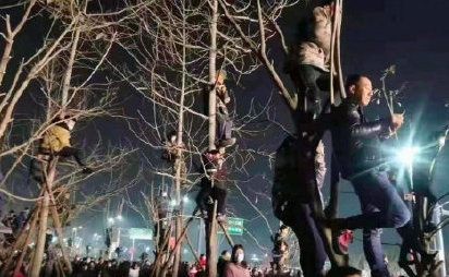 從“前呼後擁”到“寥寥數人”,縣城演出走穴的明星,真的慘嗎? 從“前呼後擁”到“寥寥數人”,縣城演出走穴的明星,真的慘嗎?