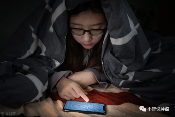 可怕，熬夜真的會變傻！睡眠不足，患阿爾茲海默病風險增高