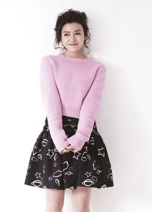 陳妍希無濾鏡自拍挺真實,脖子後的“富貴包”很搶眼,臉圓但腿細 陳妍希無濾鏡自拍挺真實,脖子後的“富貴包”很搶眼,臉圓但腿細