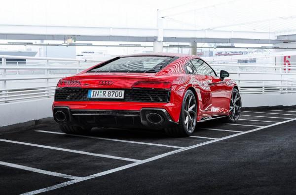 奧迪推新款R8 V10 Performance 後驅版,馬力提升,14.9萬歐起 奧迪推新款R8 V10 Performance 後驅版,馬力提升,14.9萬歐起