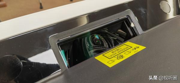 奇遇理光PJ RW5500UST超短焦鐳射投影：高亮體驗，商務居家多相宜