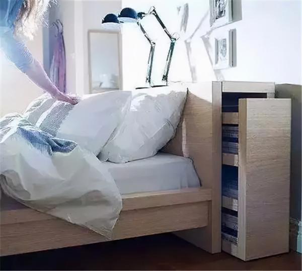 臥室床頭居然不靠牆？這樣裝能多出2平米收納