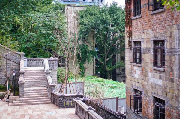 重慶十八梯涅槃重生，國慶遊客人山人海，堪稱重慶版清明上河圖