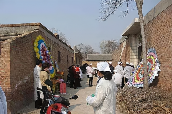 習俗變“低俗”，農村“變味”的5件事，老農不能理解，誰之過？