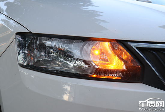 質用車：自己動手更換轉向燈 只需7塊錢