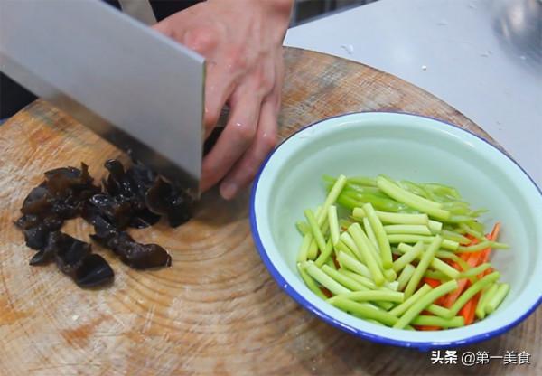 魚香肉絲怎麼做好吃，廚師長教你家庭做法，酸甜微辣，家人都愛吃