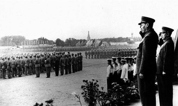 哈軍工建校的首任院長兼政委是陳賡，第二任院長和政委分別是誰？