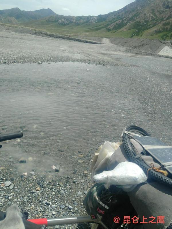崑崙山的穿越——花石峽、冬給措納湖至香日德