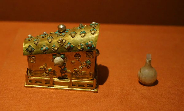 為了敦煌特展,故宮拿出了秘藏60年的大小忽雷 為了敦煌特展,故宮拿出了秘藏60年的大小忽雷