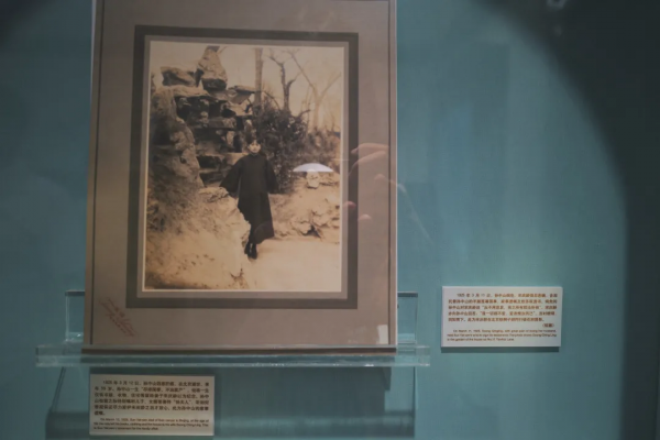 這輛“百年限定”的紅色巴士，今年特別值得坐上一坐