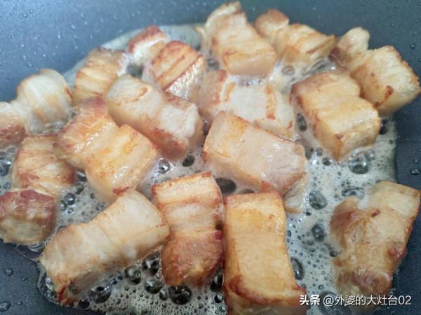 天冷了，遇見這菜多囤點，隨便怎麼做都好吃，孩子說比紅燒肉還香