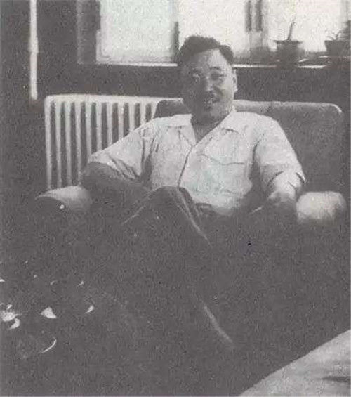 《偽裝者》明樓原型袁殊：5重間諜身份遊走各方，晚年在北京逝世