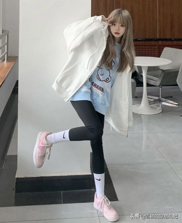 打底褲早就不受寵了！今年冬天流行穿&OpenCurlyDoubleQuote;體操褲&rdquo;，時髦遮肉又顯瘦