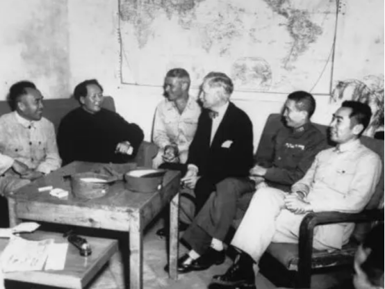 1945年重慶談判，毛主席提出整編16個軍，蔣介石：最多保留12個師