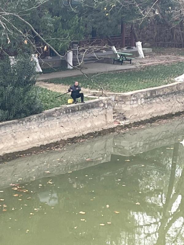 這釣魚的癮真大