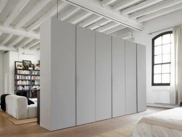 衣櫃當隔牆，隔音效果太差，如何設計才不尷尬？