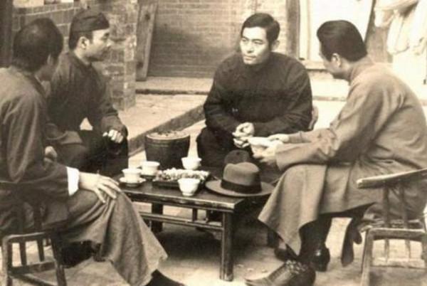 國軍少將救下8萬紅軍，卻差點被槍決，毛主席叮囑：一定要找到他