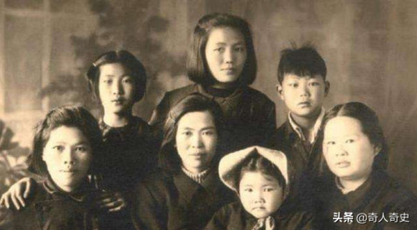 賀怡：賀子珍胞妹，毛澤東弟弟毛澤覃愛妻，兒子賀麓成是導彈元勳