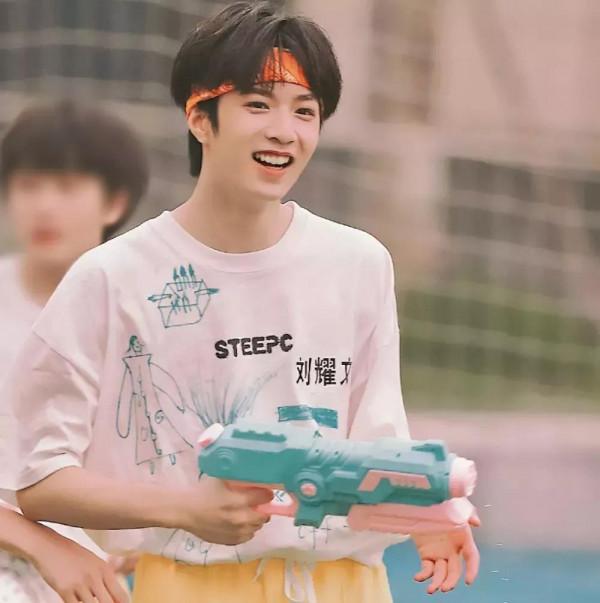 年僅16歲的男明星？你認識他嗎？