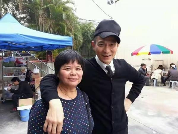 端茶倒水28年獲金像獎，成龍劉德華為她站臺，打工人蓮姐太厲害