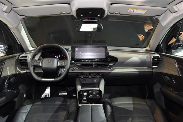 還有誰!15萬的凡爾賽C5 X居然標配自適應懸架 還有誰!15萬的凡爾賽C5 X居然標配自適應懸架