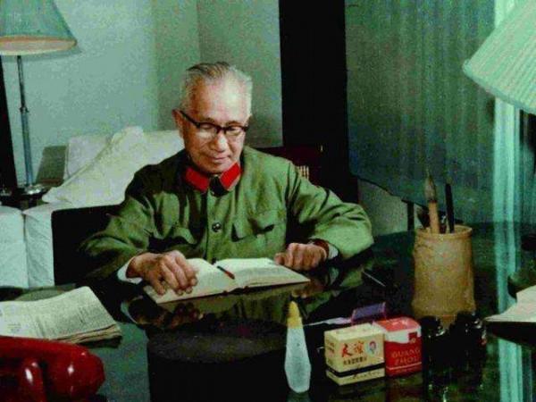 烈士遺孀住院半個多月，沒醫生來看病，粟裕：立即換一等病房