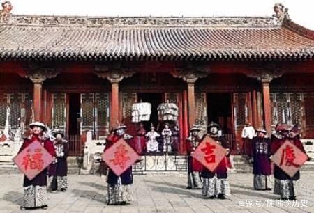 百年前生活是何模樣？縣令判案威風凜凜，百姓和京官過春節不相同